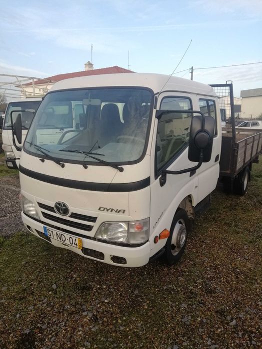 TOYOTA Dyna Cabine Dupla