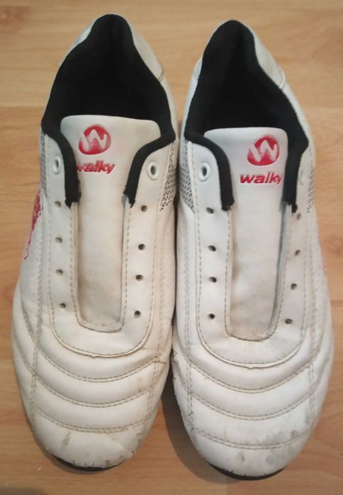 Buty męskie do piłki r.39 Walky