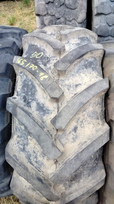 Opona 365/70 - 18