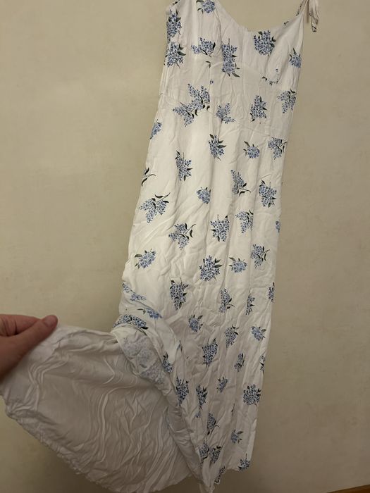 Продам сукню Must have