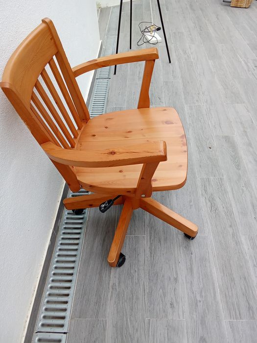 Cadeira escritório giratória em madeira