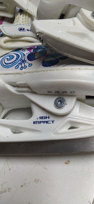 Ковзани на дівчинку