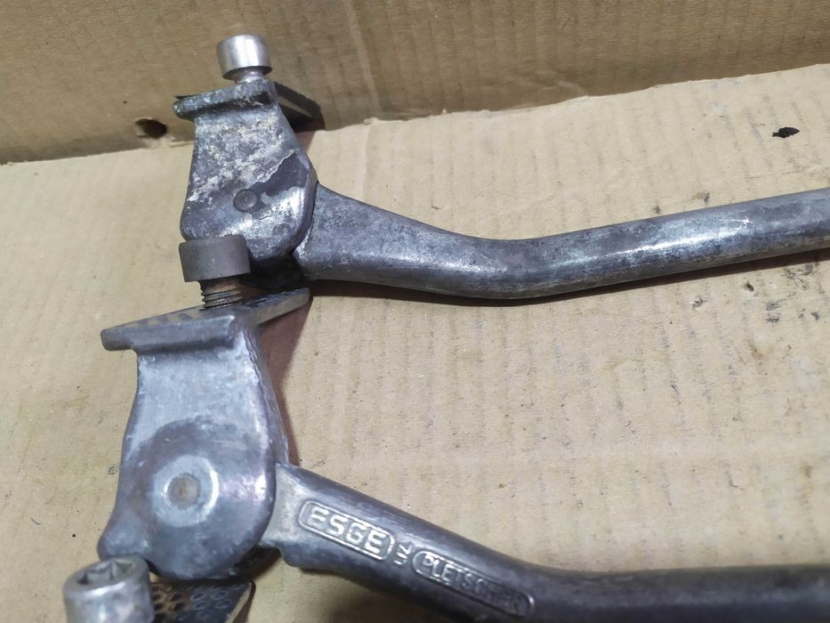 Подножка под 28 колесо с колпачком