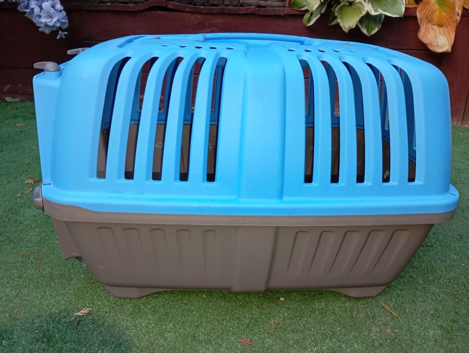 Transporter, Kontener dla kota bez drzwi.