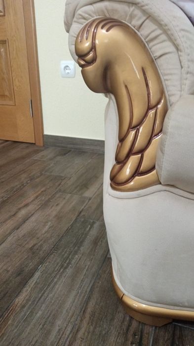 Sofá Semi Novo, Tons de Bege