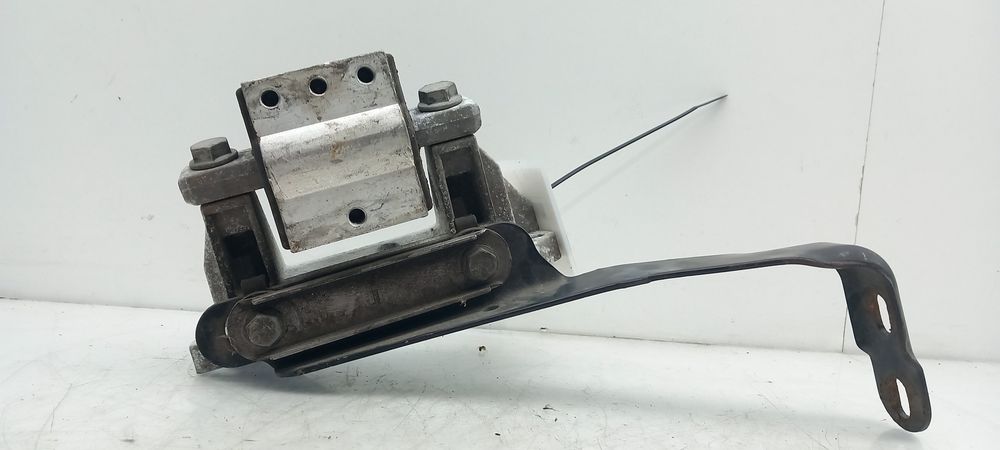 MERCEDES-BENZ E-Class (W212) Motor Support