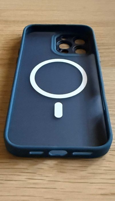 Etui iPhone 16 Pro Max MagSafe z osłoną aparatu półprzezroczyste navy blue