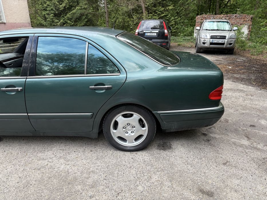 Mercedes benz w210 E200