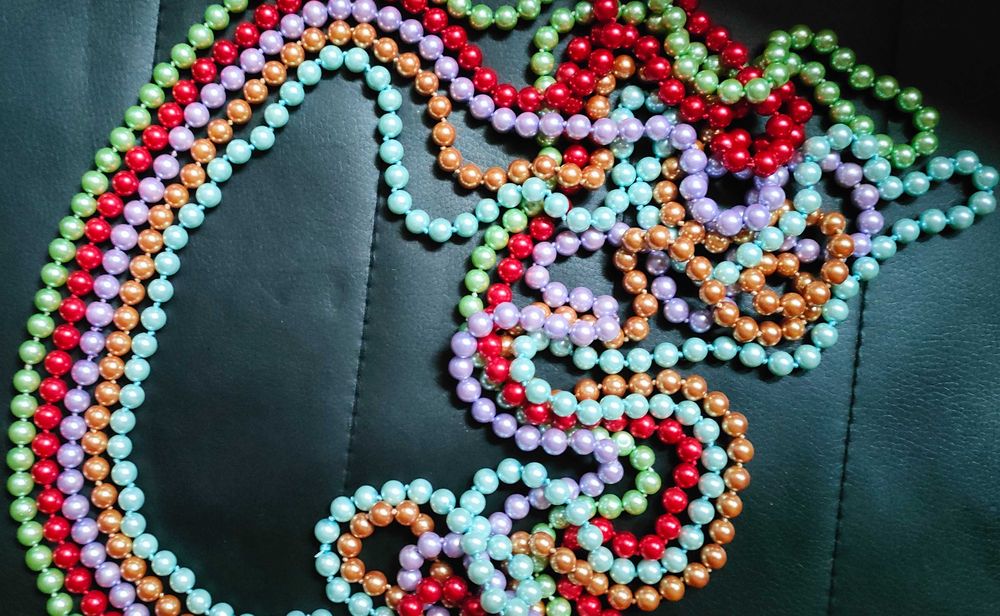 Perły supełkowane, 5 sznurów, różne kolory, 125zł za jeden sznur