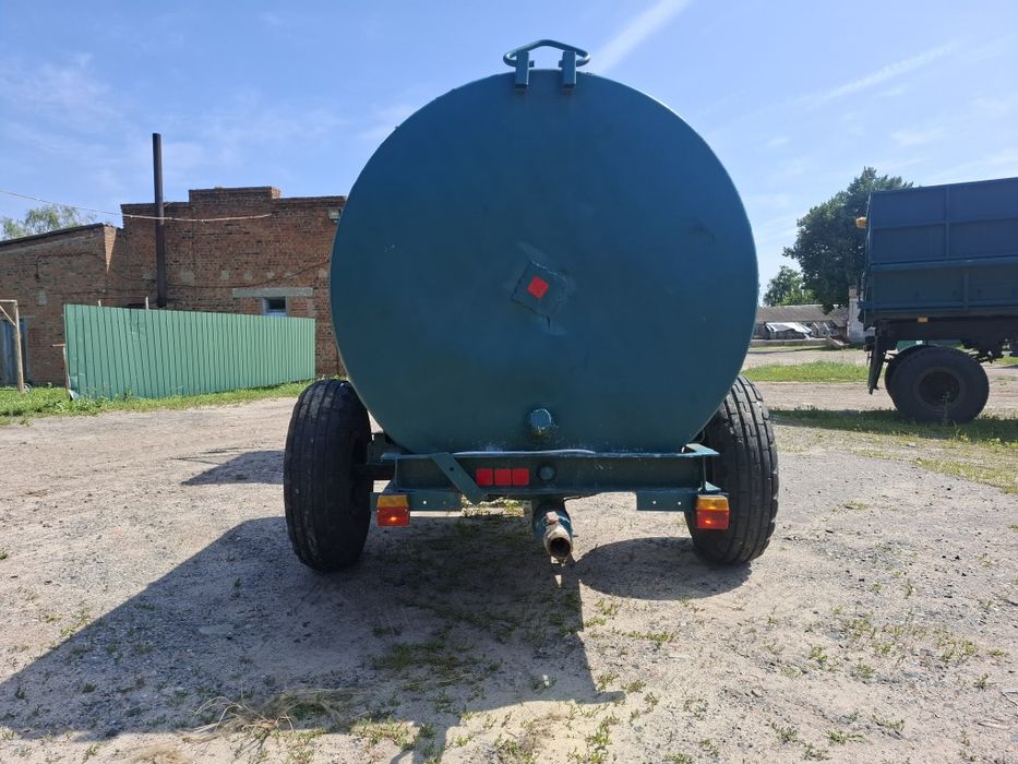 Продам Бочку на колесах 3,2м³