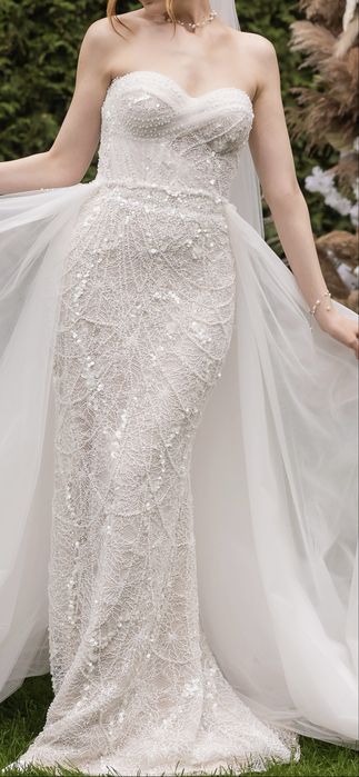 Весільна сукня+шлейф: 2025 року від Madeira Wedding