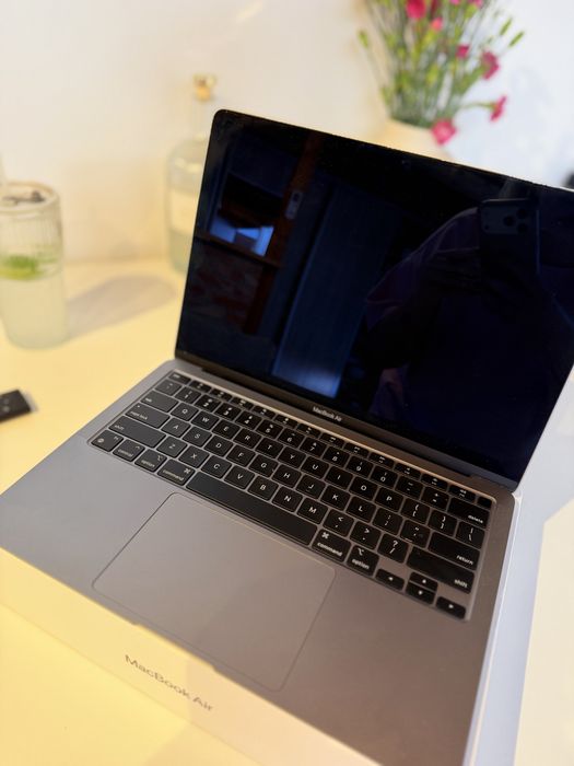 Apple Mcbook air 13