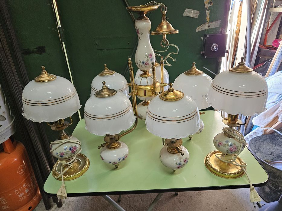 Varios modelos de candeiros