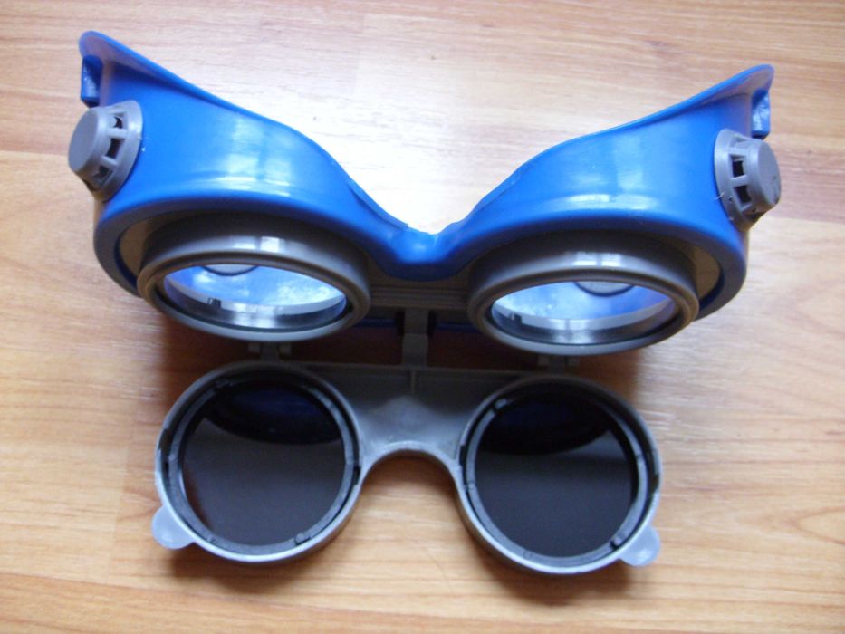 Очки   защитные .