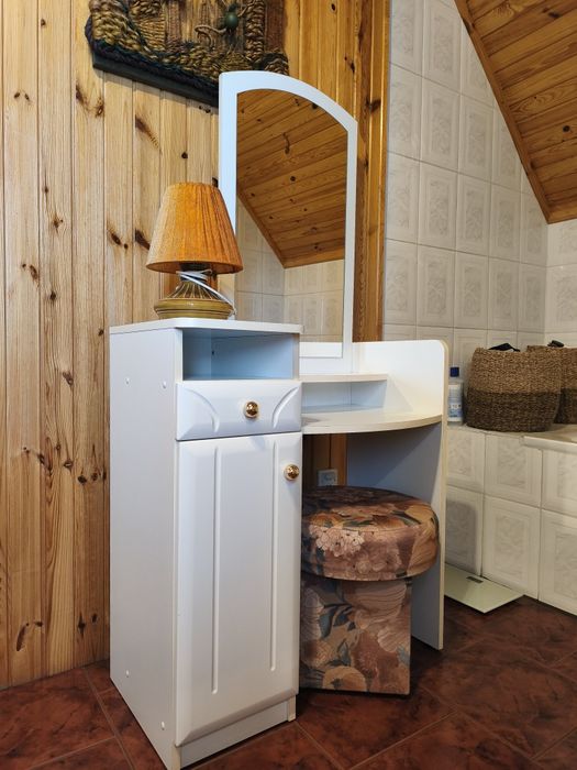 Komplet - toaletka i pufa