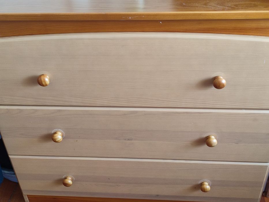 Cómoda quarto muito bom estado.