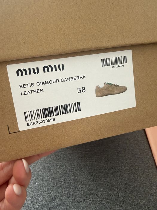 New Balance Miu Miu snekersy buty beżowe