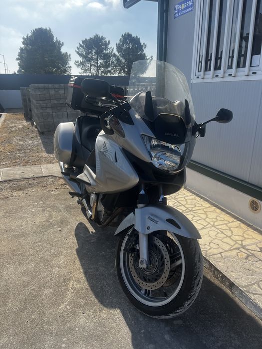Honda Deauville NT700V ABS – 2008 – Equipada para Viajar