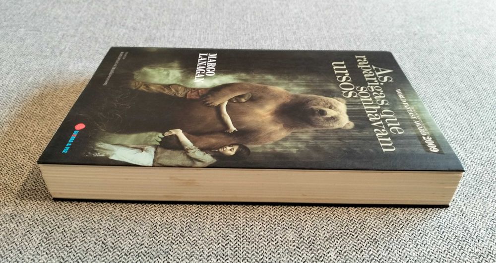 Livro "As raparigas que sonhavam ursos" de Margo Lanagan