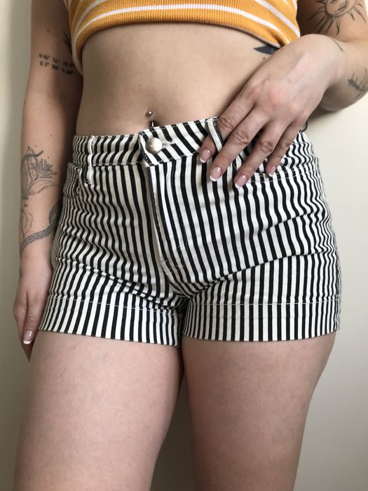 Krótkie spodenki w paski | H&M