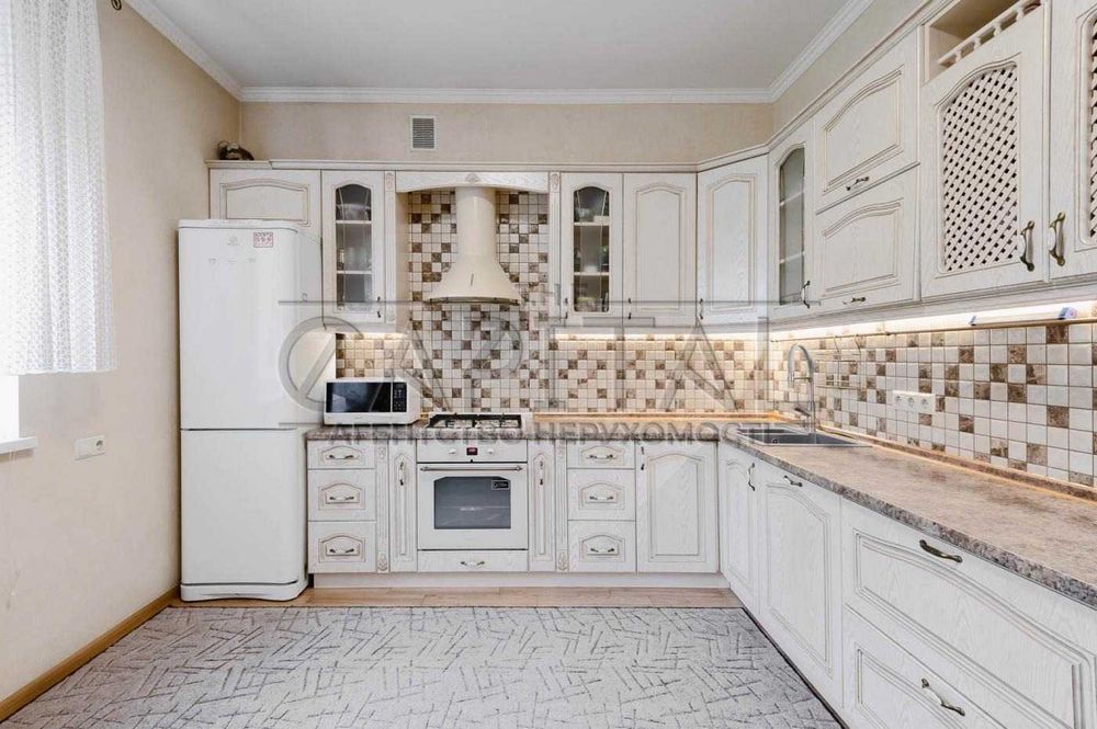 Терміново!!! Оренда Будинок, Подільський район, вул. Ранетна, 600 м2