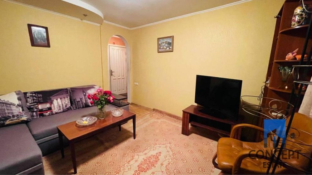 Продам большую 3 комн. квартиру 61 м2 ул.Независимости (Титова)