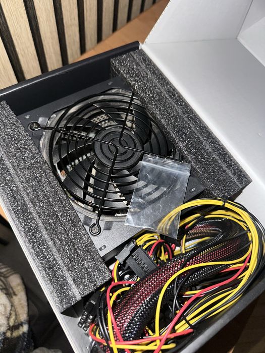 продам блок питания 600w + кулер в подарок