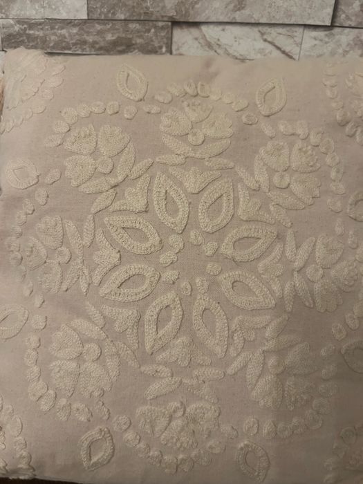 Dekoracyjna poduszka z haftem w stylu Boho 40x40cm nr.8663