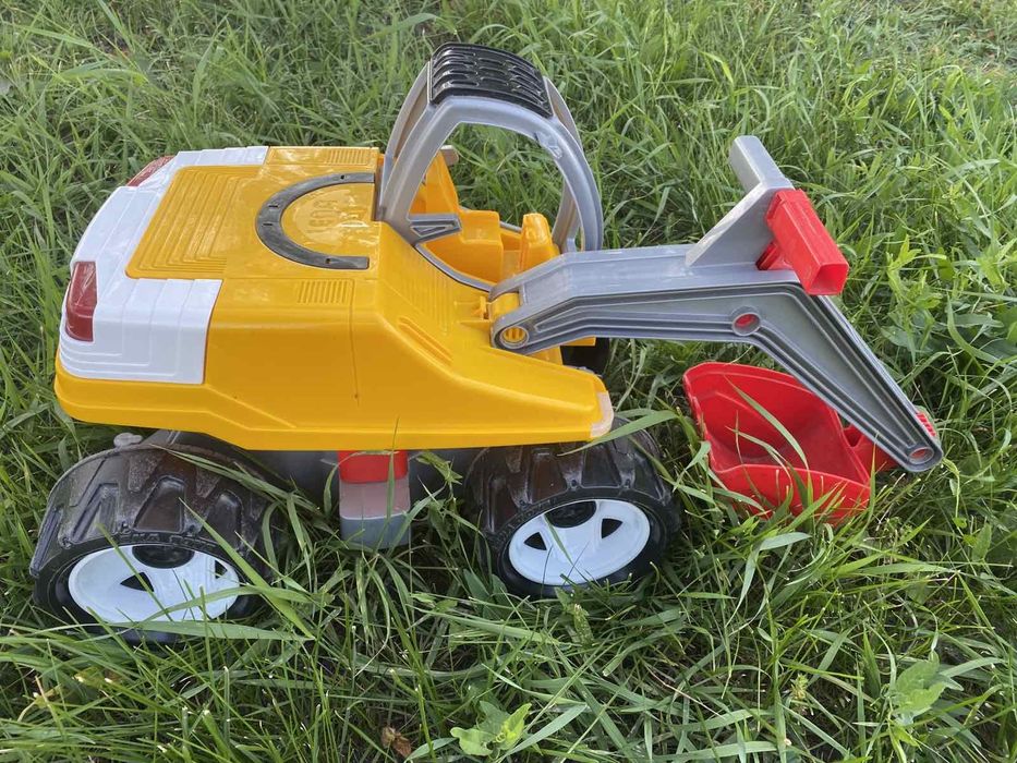 Экскаватор большой Lena