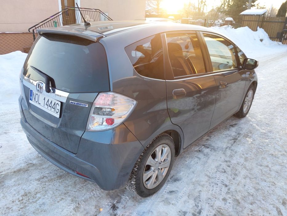 Honda jazz hybryda 2013r bardzo ekonomiczna