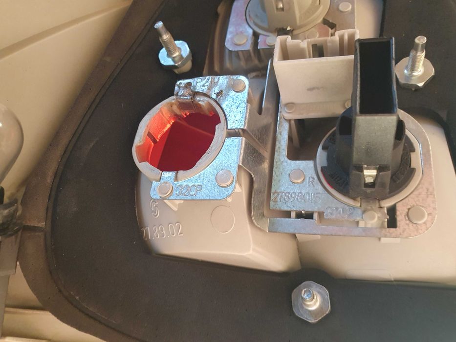 bmw e61 lampy tylne w błotniki przedlift