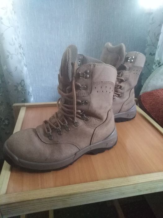 Черевики берці..