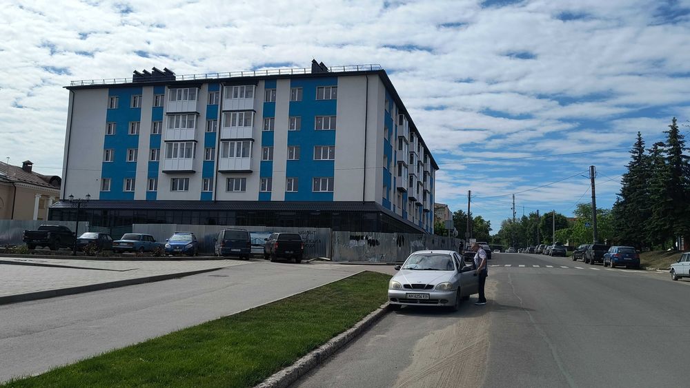 Продається 3-кімнатна квартира в м.Ізюм