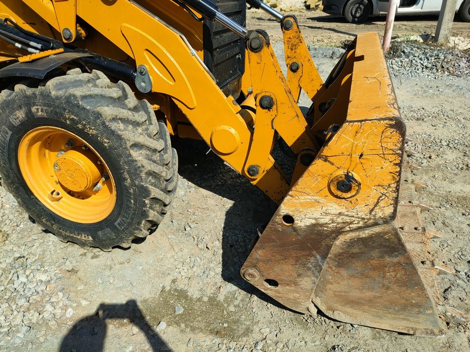 CAT 428(432)F2  2018г.в.