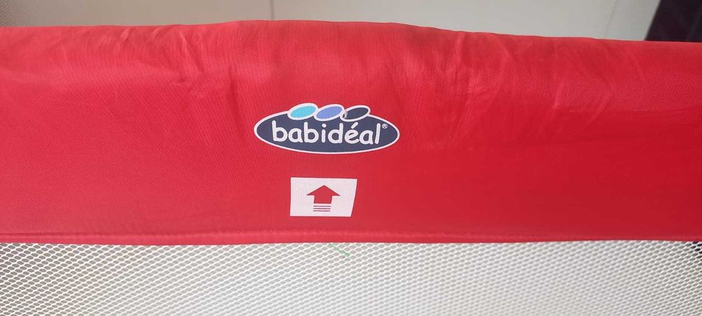Berço criança + colchão + edredon e roupa de cama
