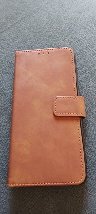 Etui na telefon  nowe