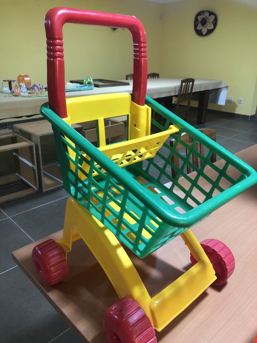 Conjunto carro compras e cesto