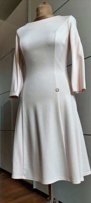 Sukienka Pretty Girl pudrowy róż nowa S rękaw 3/4