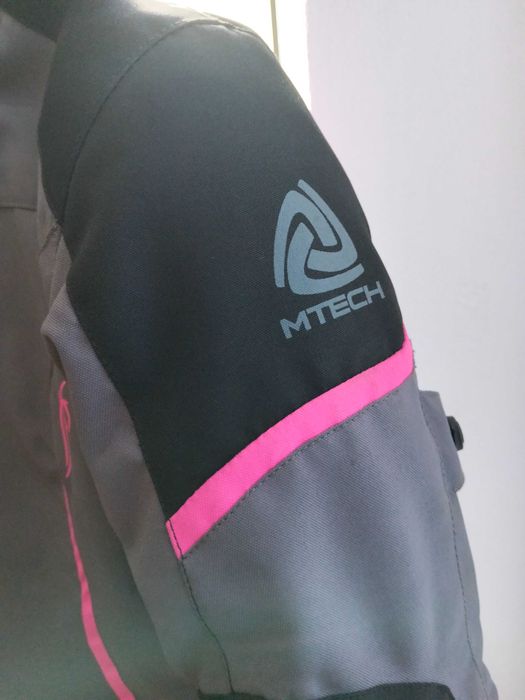 Casaco feminino de mota.