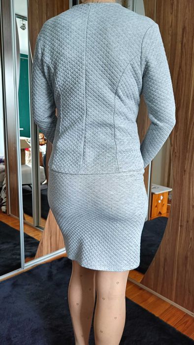 Garnitur damski ze spódniczka