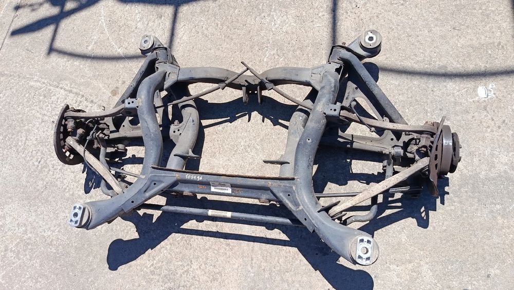 Charriot frente AUDI Q7 (4L)