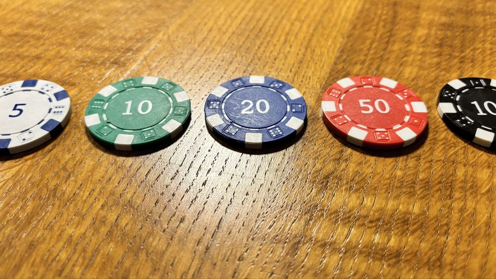 Zestaw do pokera 500 żetonów 12 g – walizka – stan idealny