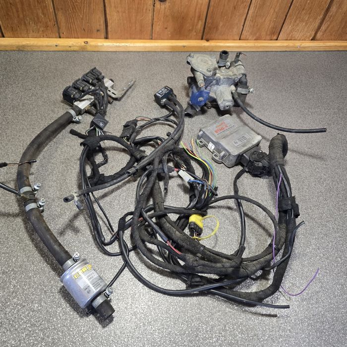 ГБО-4 підкапотка STAG-4  на 4 циліндрів для авто