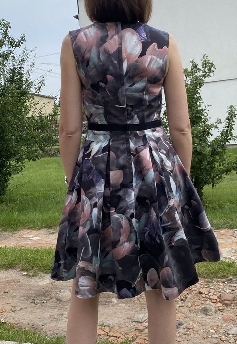 Sukienka Orsay kwiaty