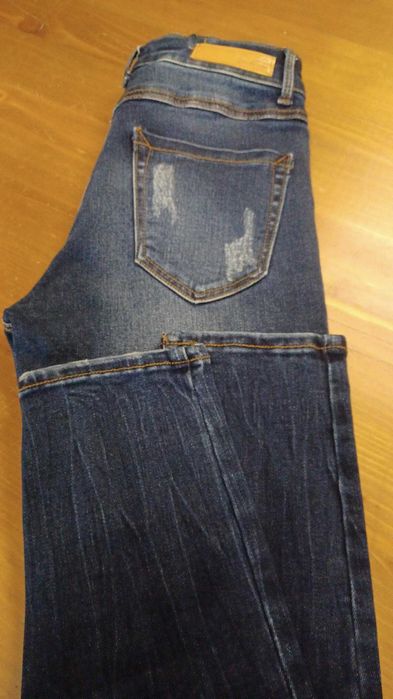 D/185 Spodnie jeans  damskie Stradivarius  r. 36