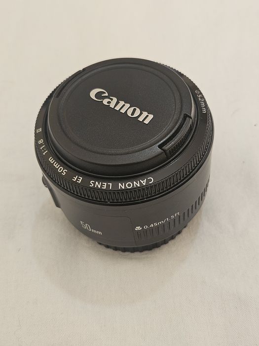 Портретний об'єктив Canon EF 50mm f/1.8 II