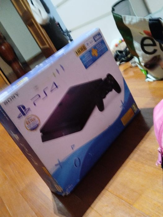 PlayStation 4 slim