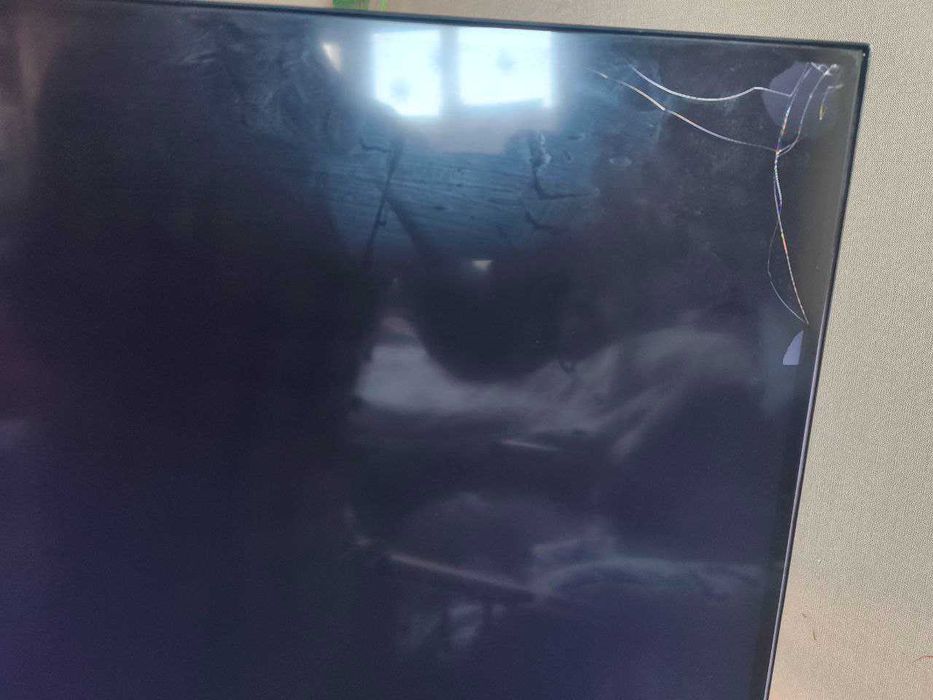 Bravis UHD-50M8000 Smart + T2