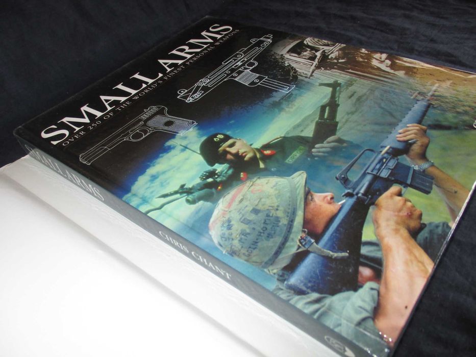 Livro Small Arms world's finest personal weapons