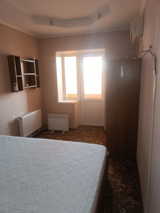 Продам 2-кімнатну квартиру 43 м² з індивідуальним газовим опаленням — ремонт 2022 року